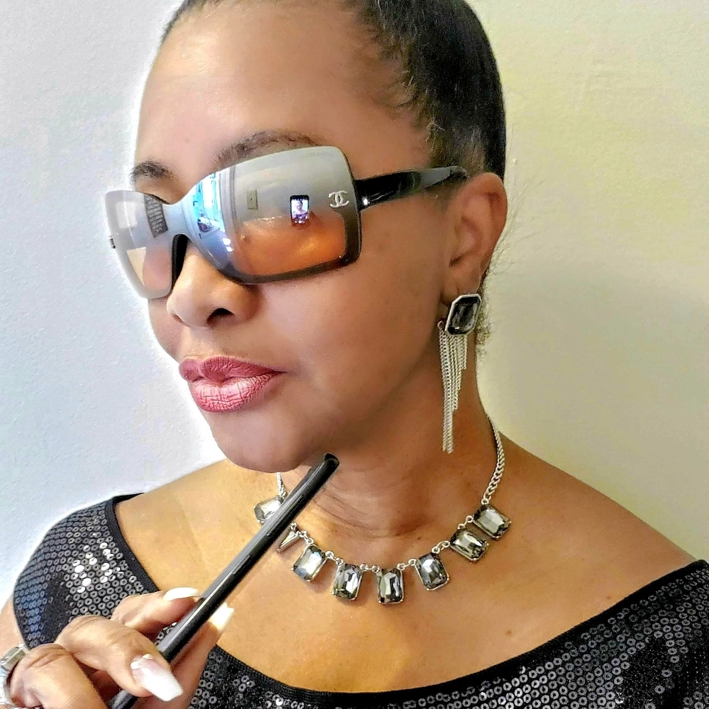 CHANEL Brown Vintage Sunglasses - Picture 5 of 5